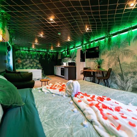 L'Oasis Tropicale, Jacuzzi, Love Room Roppenheim Kültér fotó