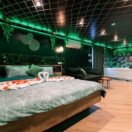 L'Oasis Tropicale, Jacuzzi, Love Room Roppenheim Kültér fotó