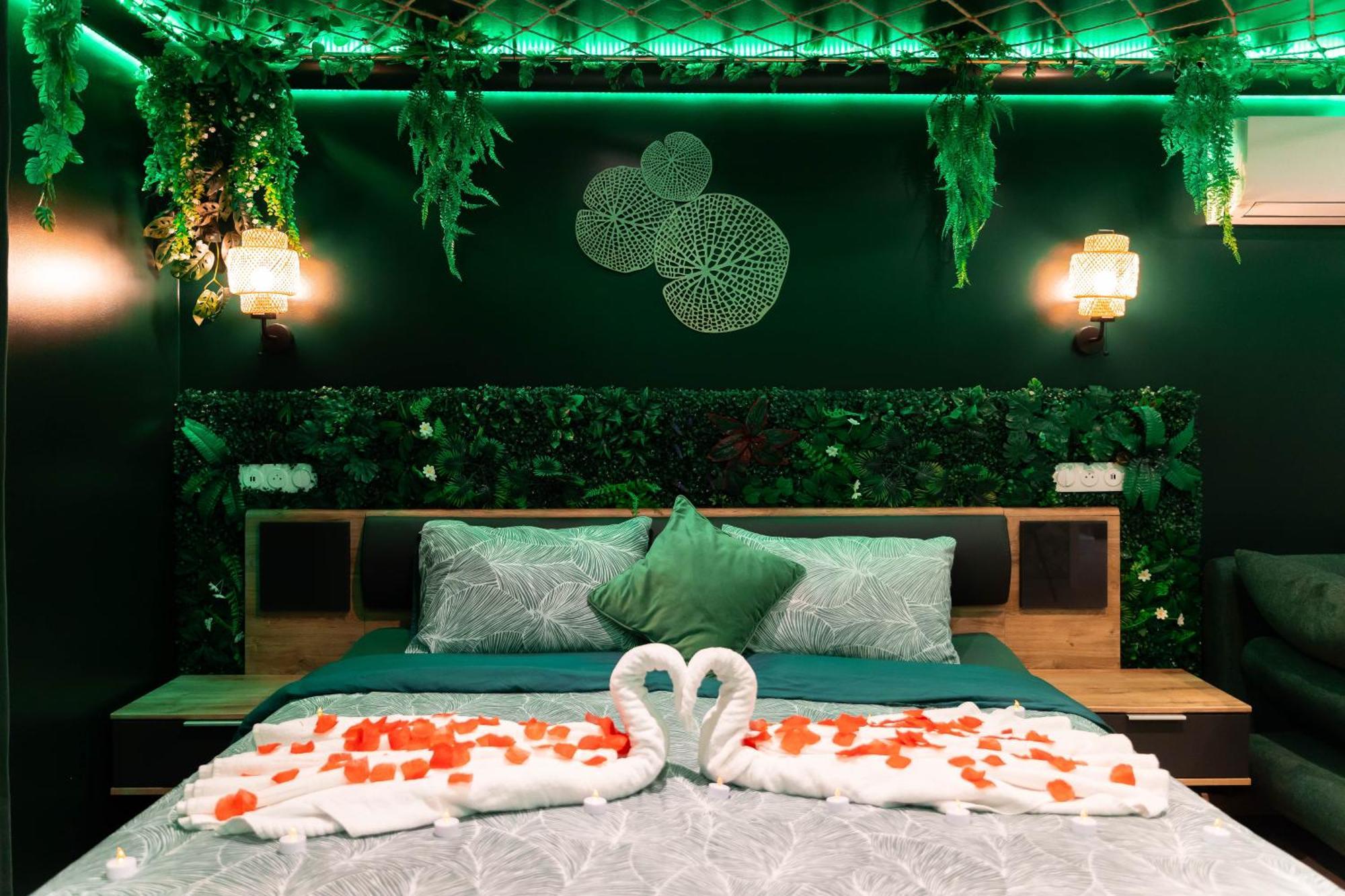 L'Oasis Tropicale, Jacuzzi, Love Room Roppenheim Kültér fotó