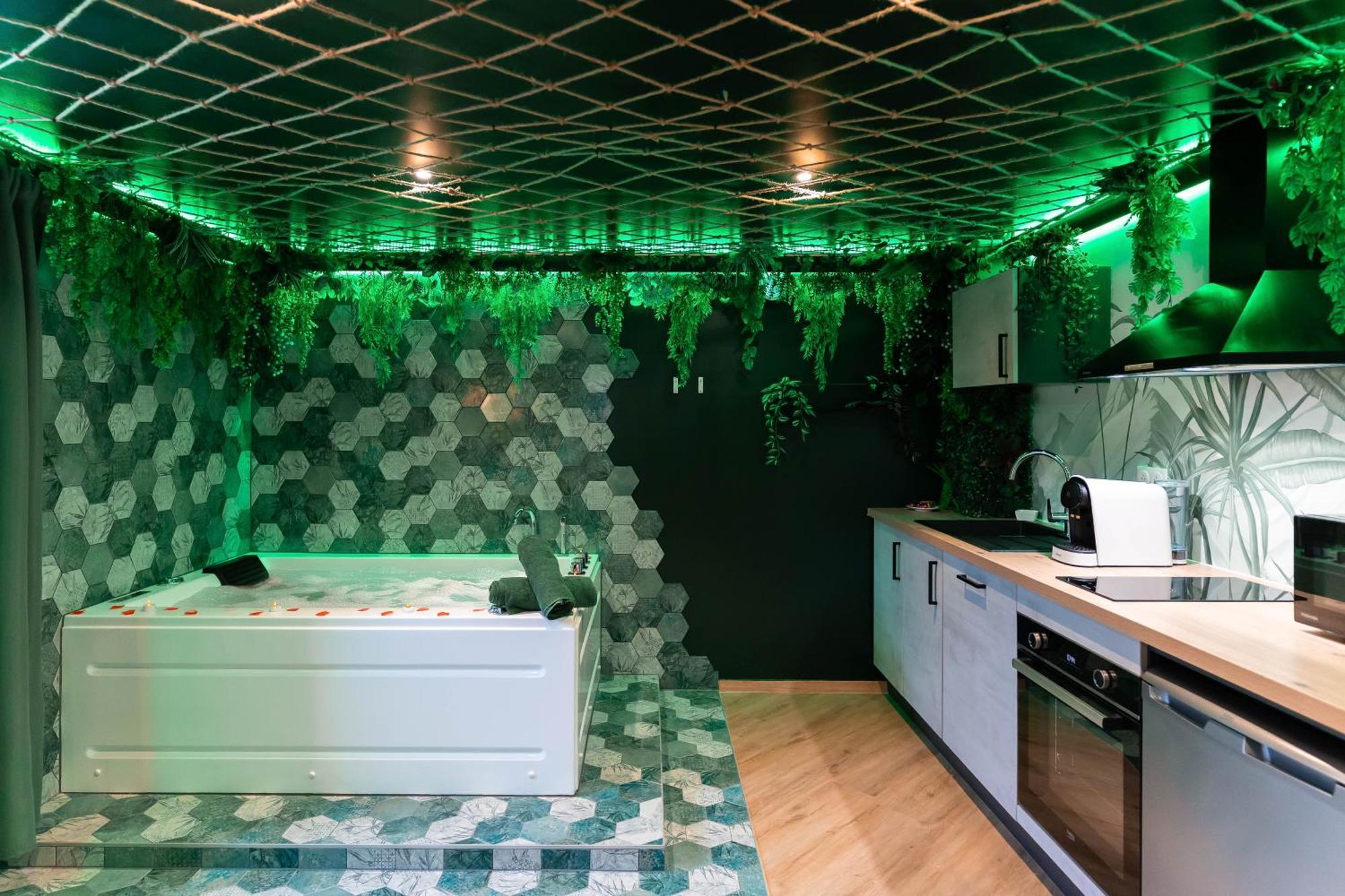 L'Oasis Tropicale, Jacuzzi, Love Room Roppenheim Kültér fotó